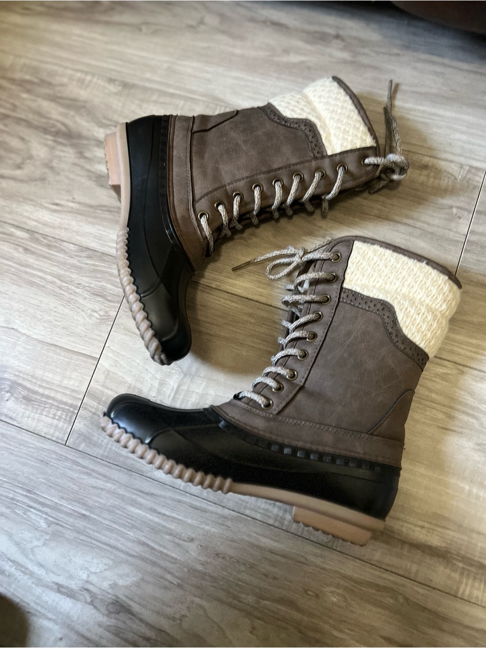 Magellan Women’s Lace Up Winter Boots - Taupe and Cream Duck Boots Size 7